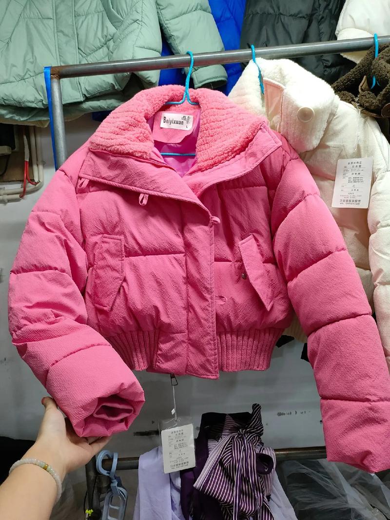 服装厂 #棉服 #秋天来了冬天还会远吗 ,源头厂家 - 抖音