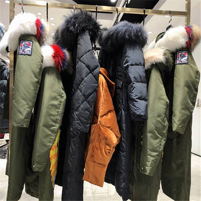 广州哪里有雪中飞鸭宝宝波司登羽绒服羊绒大衣品牌折扣女装批发?